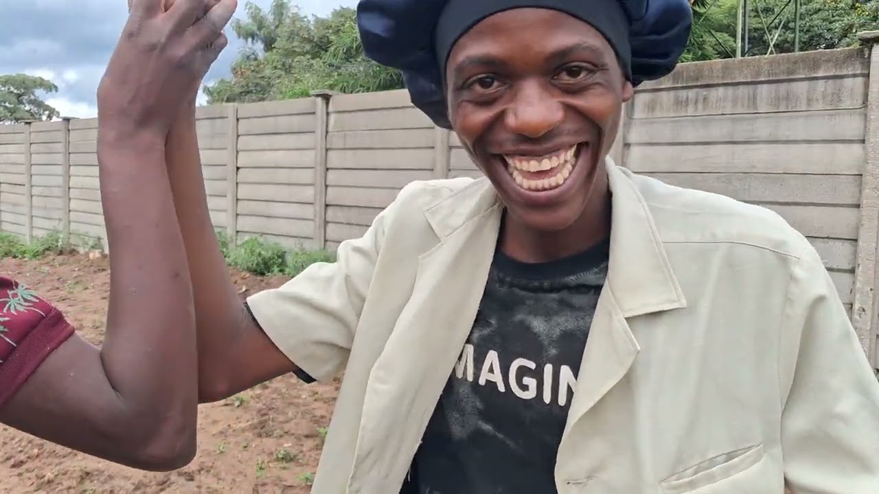 Sibzwacho Zw Skits meets his fan from Gokwe manoti in gokwe centre