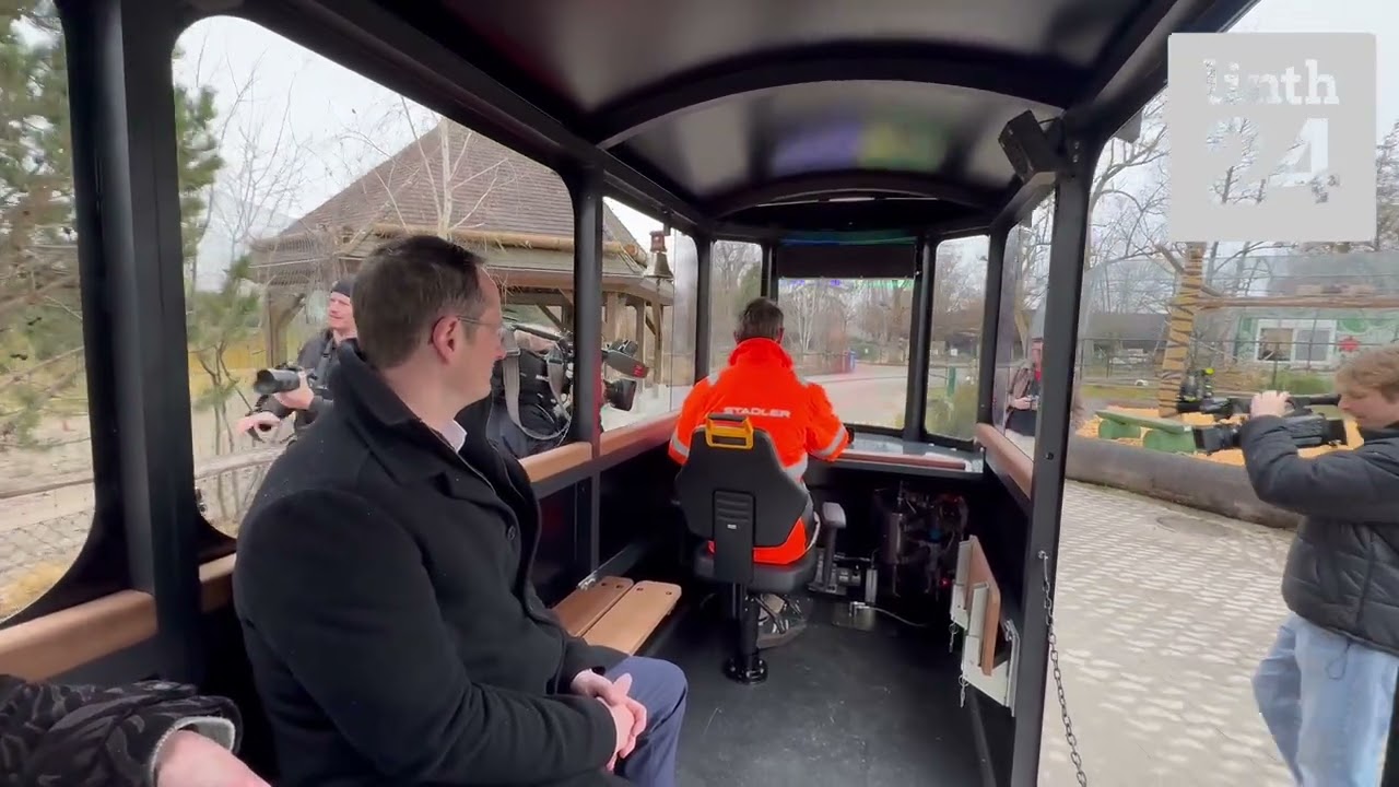 Neues Elektrotram in Knie Kinderzoo, Rapperswil