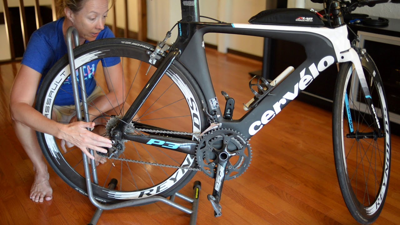 Removing the rear wheel from a tri bike