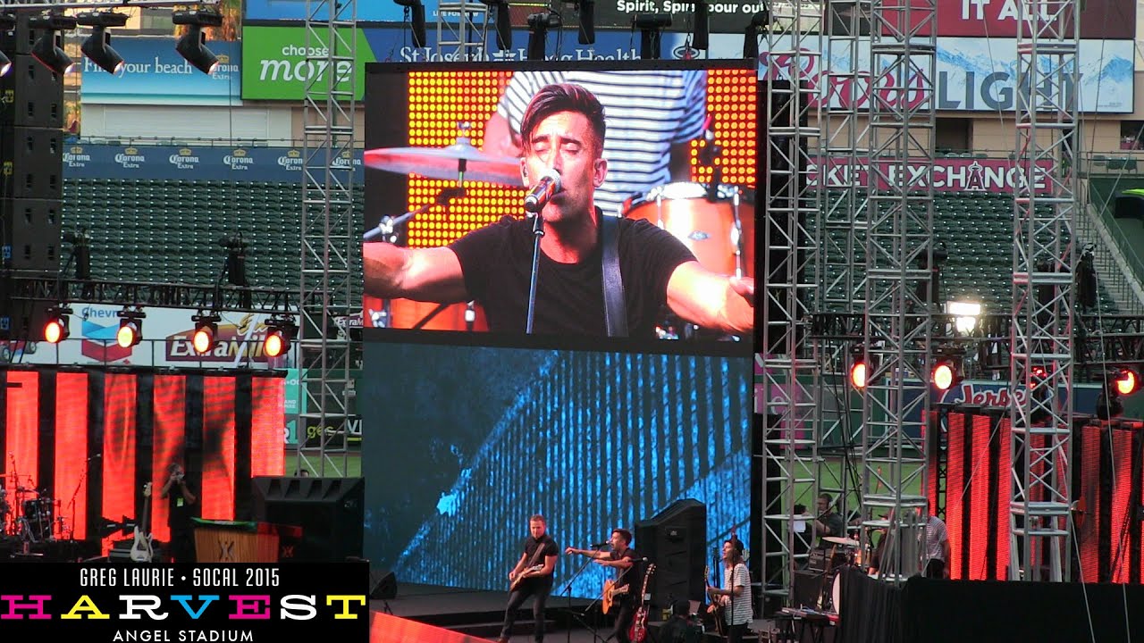 Phil Wickham performing live at Socal Harvest 2015