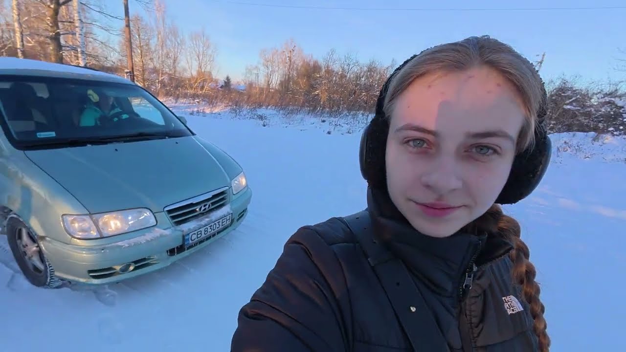 Прикрашаємо ялинку 🎄 Побували в селі та провідали будинок