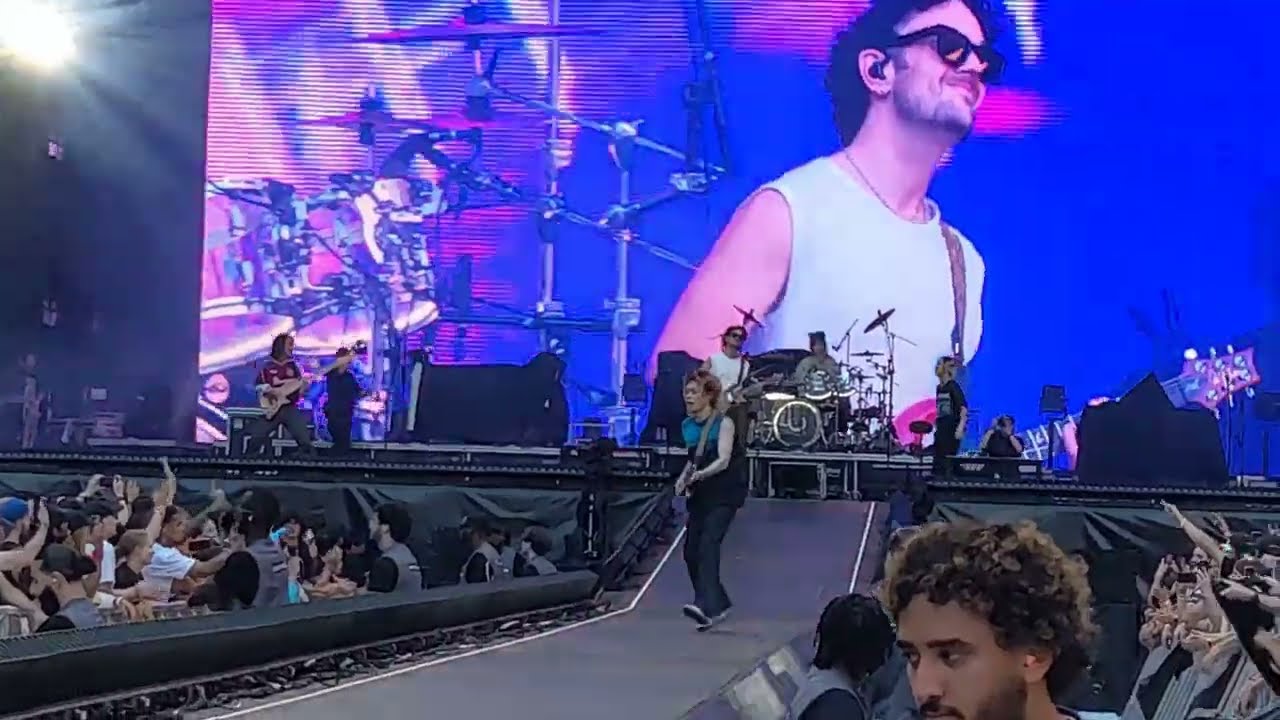 [Clips] One Ok Rock Paris 11/07/2025 Stade de France