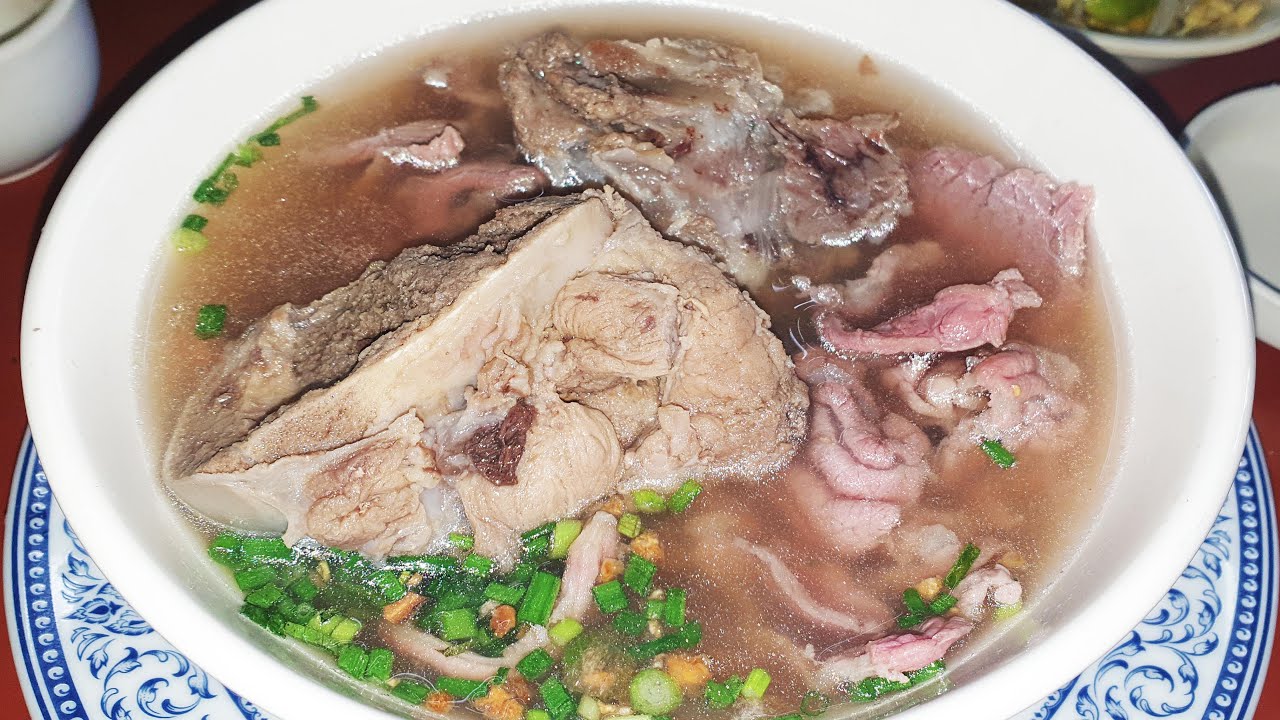 Street Food Tour, US$5 Bowl Of Beef Noodles (Double Meat) In CamKo City, Phnom Penh Street Food