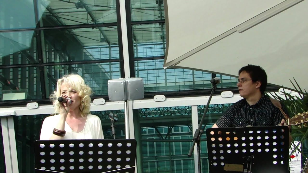 Annette Kreutz, Daniel Mennicken & Carolin Hild - Change