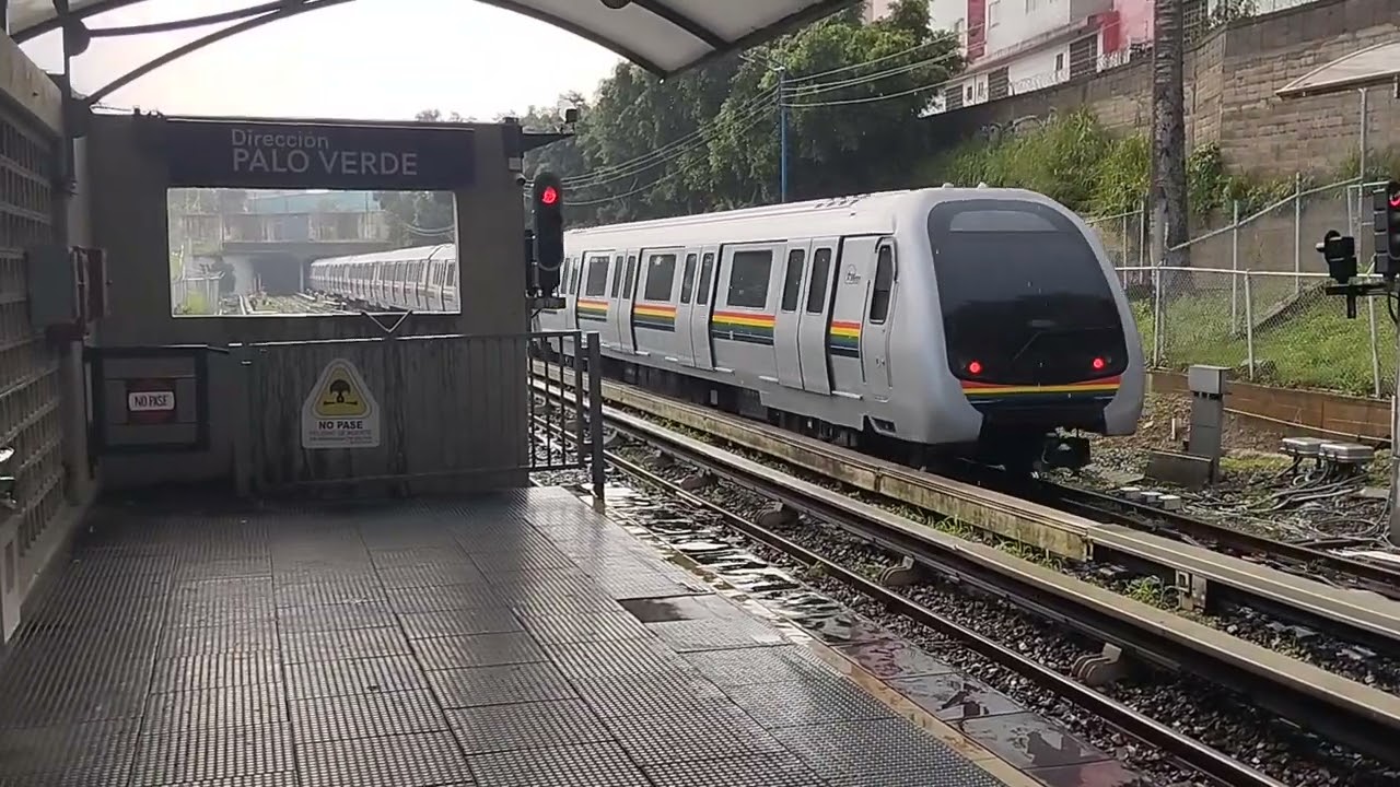 Metro De Caracas Linea 1 CAF S6 Saliendo De La Estación Agua Salud con Dirección Propatria