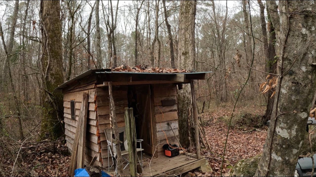 Завтрак из оленины в домике Off Grid Creek Side на печи Coleman, Alabama Outdoorsman Woodsman