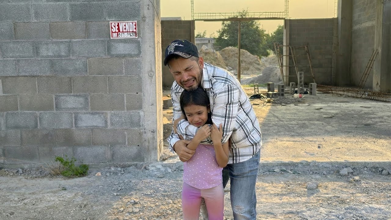 Regresó de USA después de 10 años y encontró su casa en obra gris 😭 lloramos