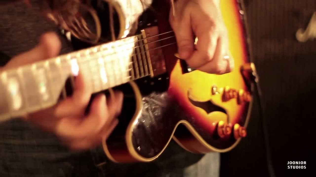 Hobosexual - 03 - Squish It (Live at Joonior Studios)