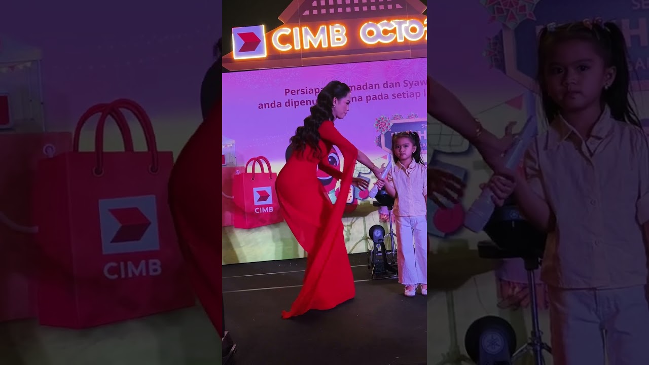 Bella Astillah Menghibur Di CIMB OCTOFest