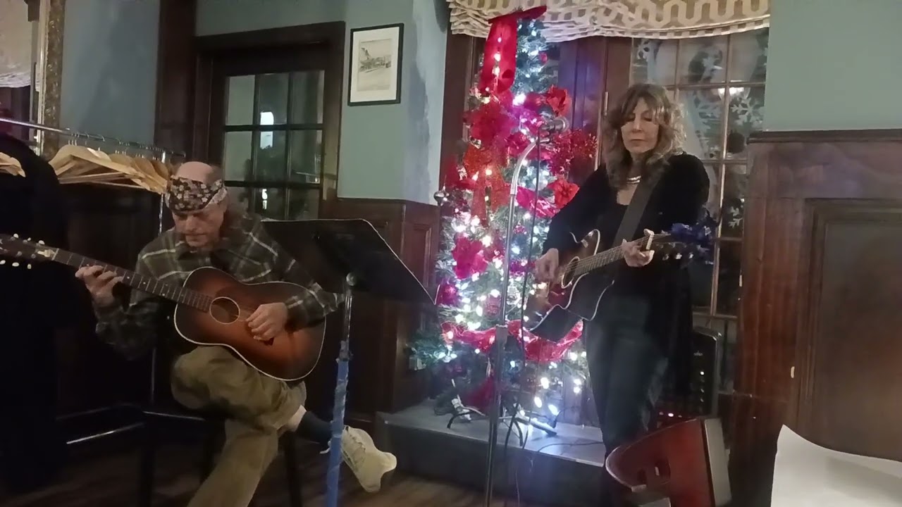 Leaving on a Jet Plane - John Denver  - Nathan & Carol - Austin Ale House - Kew Gardens, New York
