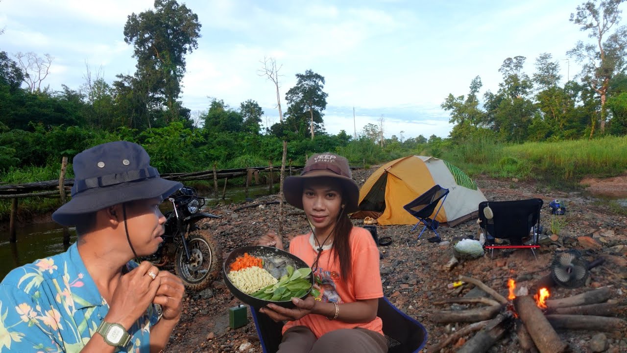 Enjoy a delicious breakfast while camping,Camping and cooking with Natural 