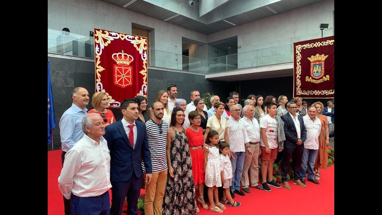 La familia de Chivite arropa muy emocionada a la presidenta