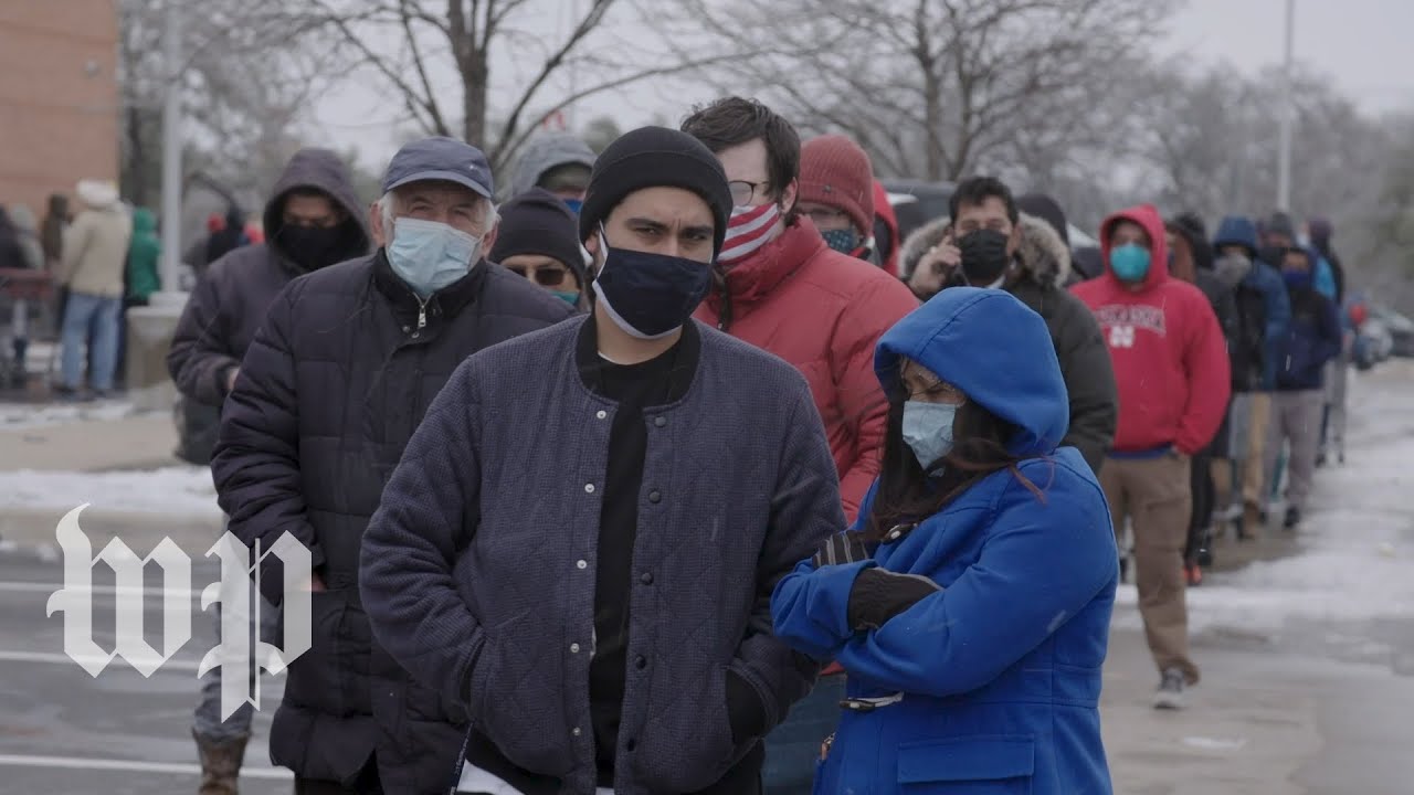 Texans line up for hours in search of food and water