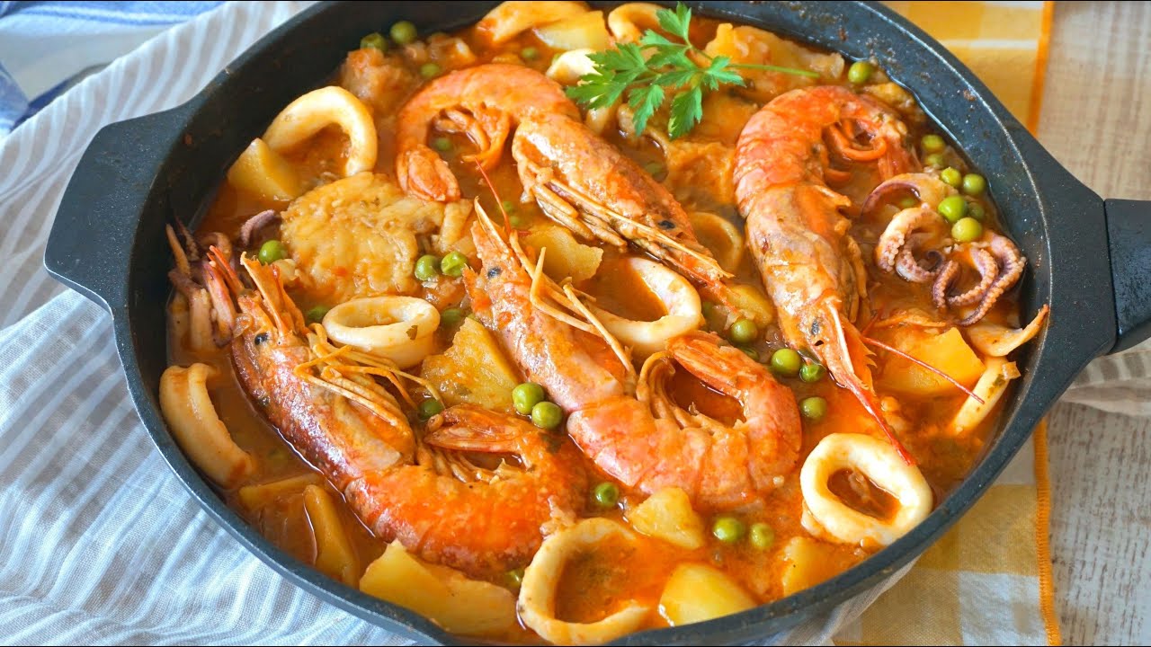 Suquet de merluza con calamares y gambones.