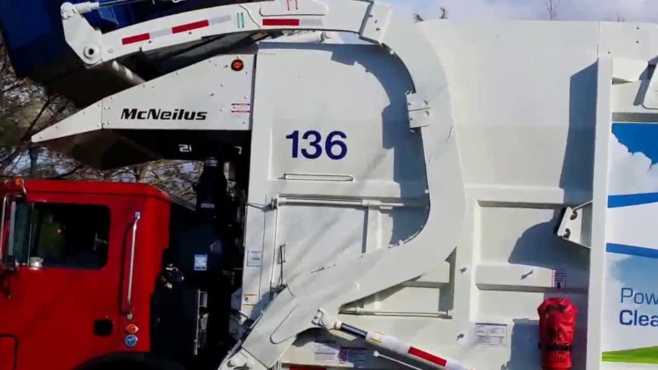1st CNG refuse truck in DC/VA/MD Metropolitan
