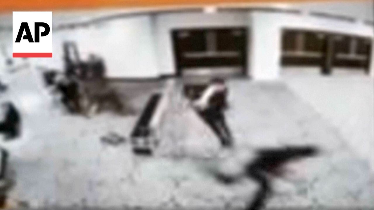 Video shows suspect running toward ballroom at White House correspondents dinner