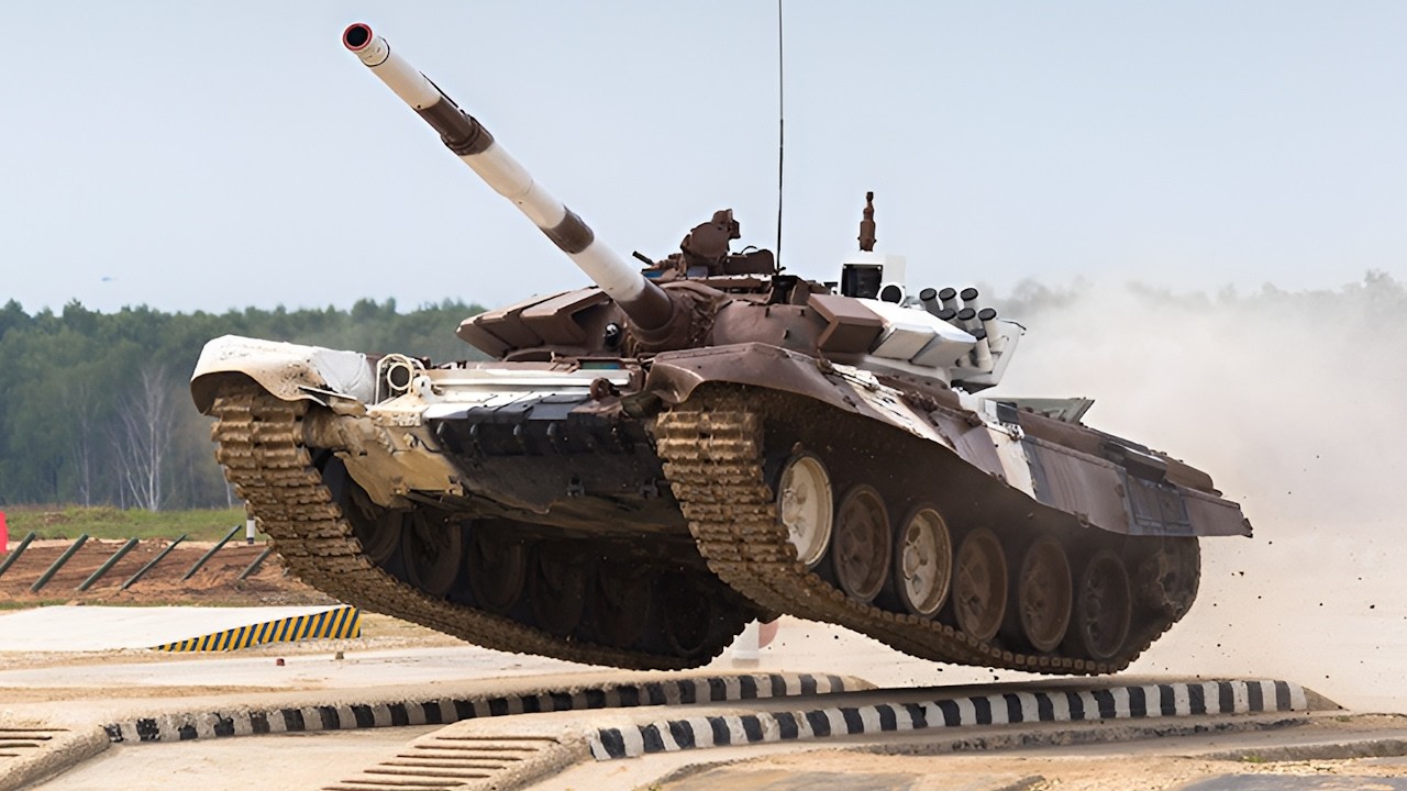 Sowjetische Ingenieure trafen eine geheime Entscheidung die den Innenraum des T-72 veränderte