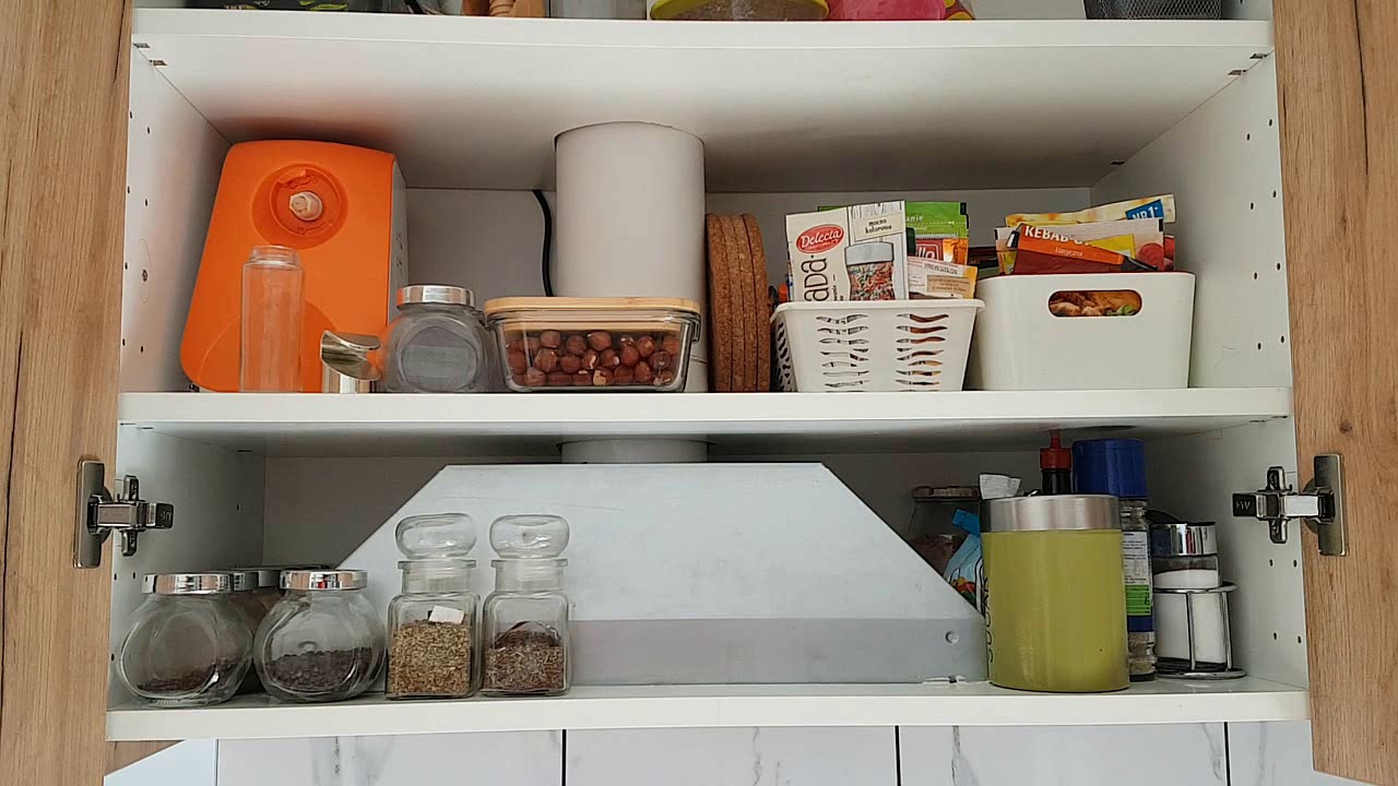 Kuchnia IKEA Metod - Zabudowa okapu w szafce wiszącej Ikea