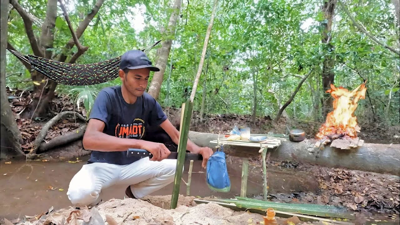 SOBREVIVÊNCIA SELVAGEM - UM DIA INTEIRO NO MEIO DA FLORESTA