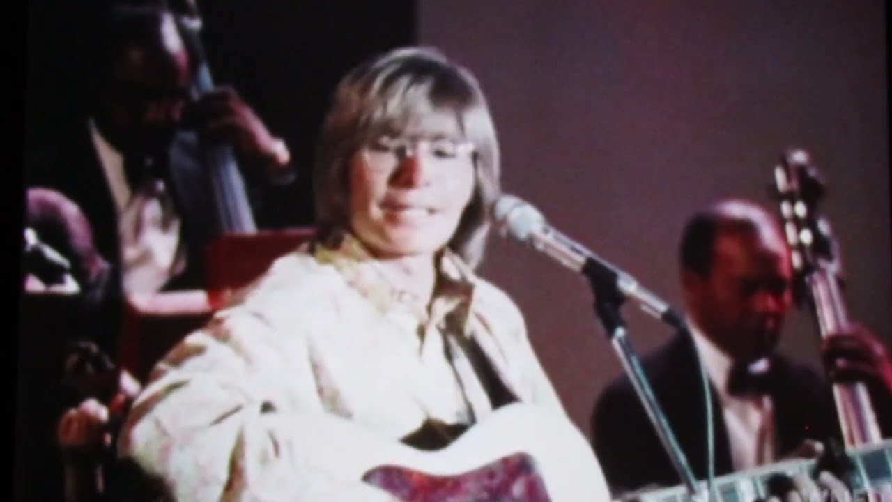 MVI 2806: John Denver Live at Red Rocks [1974]. Part 2