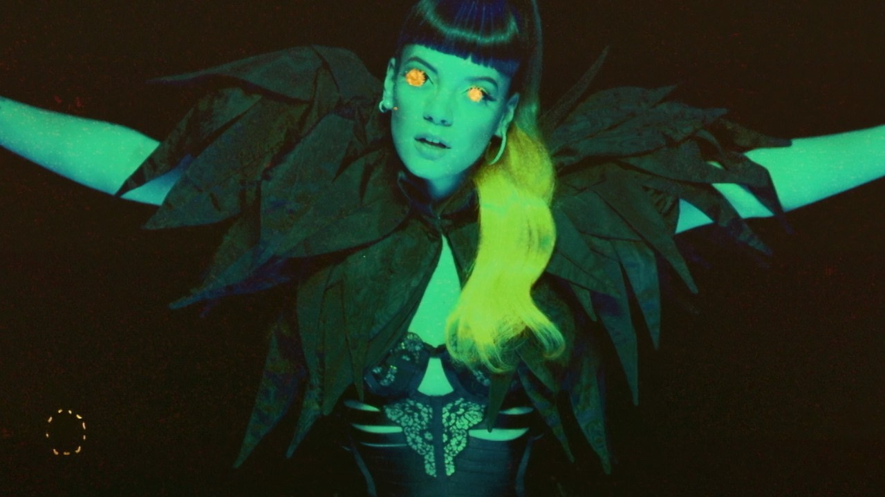 Lily Allen | Sheezus (Official Video)