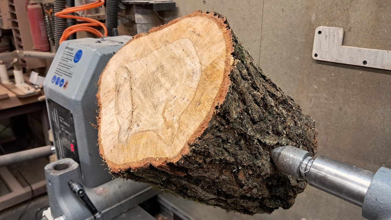 Woodturning - Oak Log to 'Audrey' Bowl !!