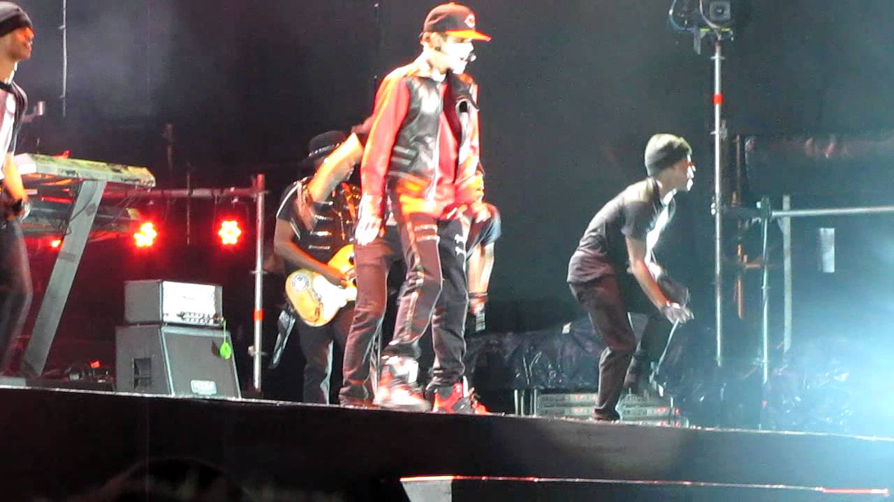 Justin Bieber - Somebody to love @River Plate Stadium 12/10 HD (Desde FILA 2) LIVE