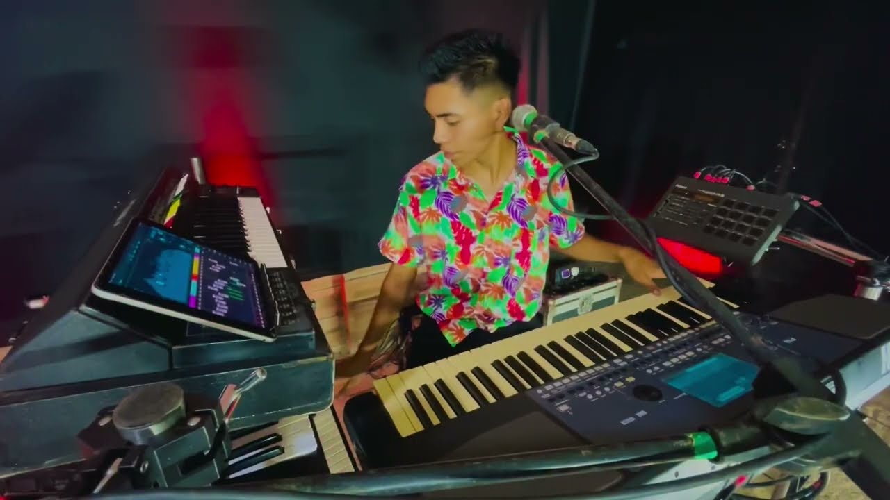 Bailando Con Mimi- Alonso El Junior de Los teclados En Vivo