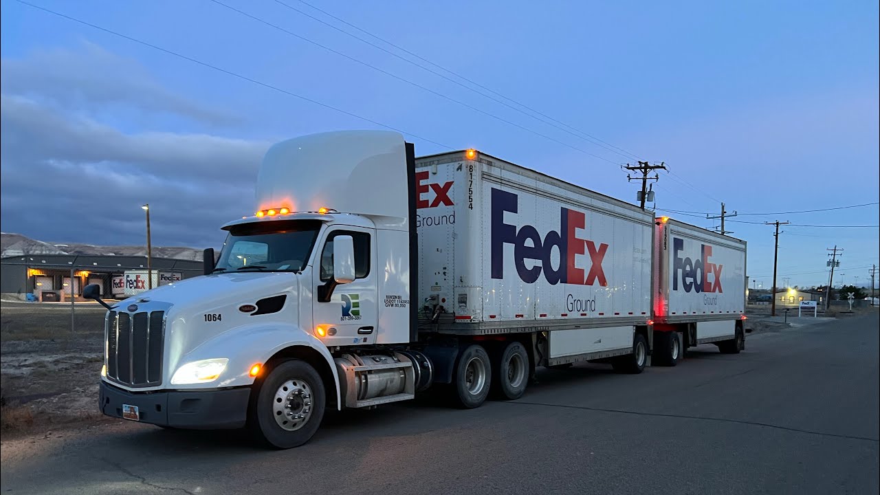 Ruby is Broke down again, FedEx double load to Wyoming. Usual complaining truck vlog🤪🇺🇸🇺🇸🇺🇸💵💵💵