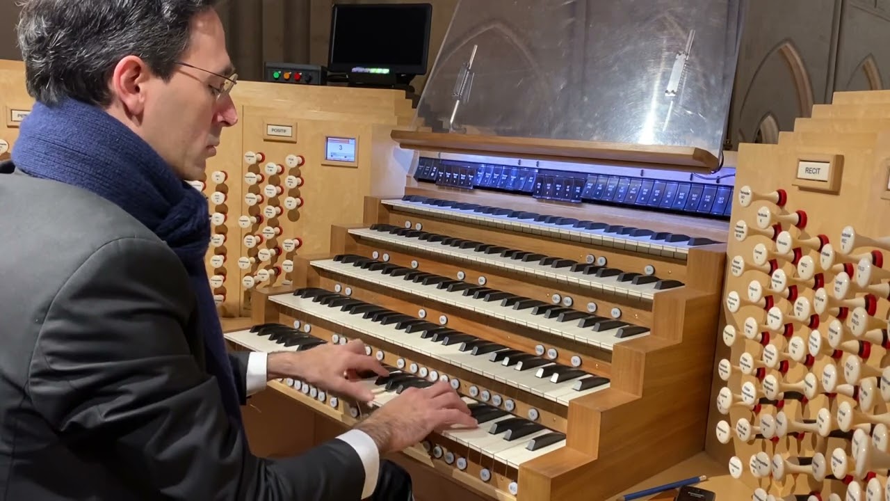 Vincent Dubois plays Louis Vierne “Carillon de Westminster” in Notre-Dame Cathedral, Paris