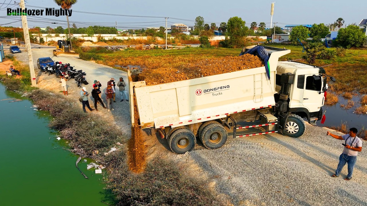 Good job, Dongfeng Dump Truck unloading, Processing Filling Up The Land, Bulldozer SHANTUI DH17C3