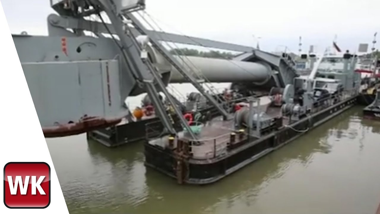 Ein Taucherglockenschiff auf dem Rhein