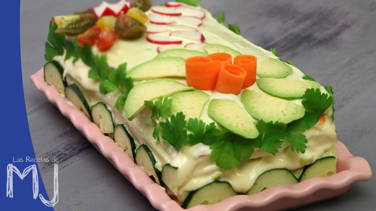 Pastel frío de atún con pan de molde y mayonesa de aguacate
