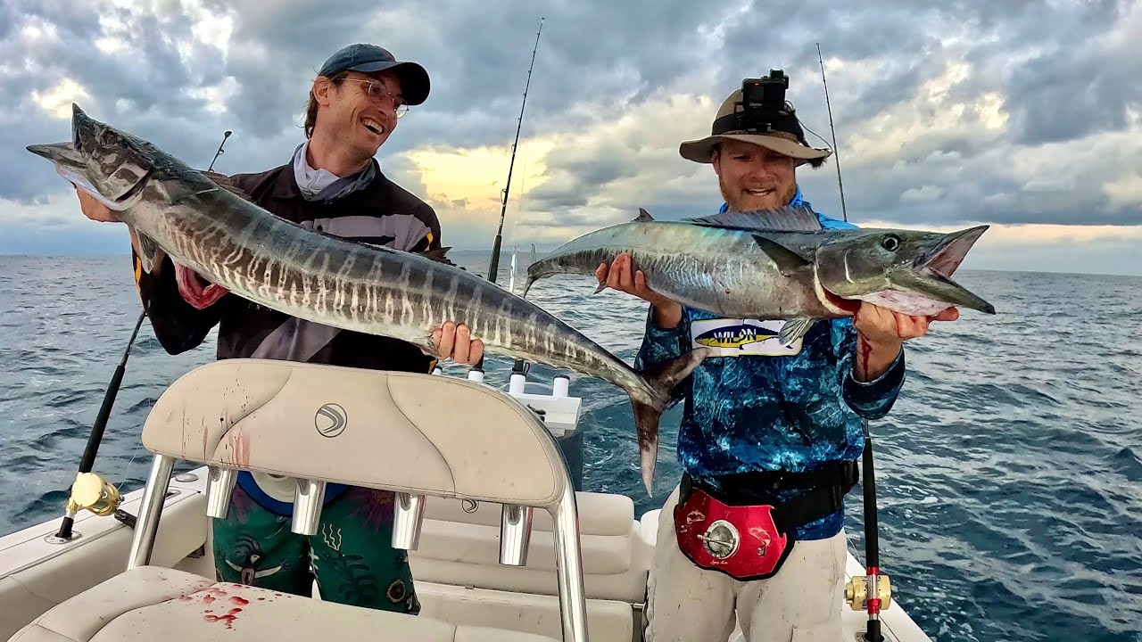 What a start to the trip! Wahoo & crabs are on the menu! (Crab cleaning/cooking tutorial)