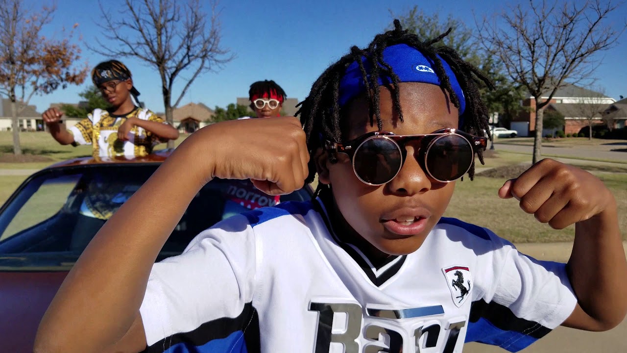 2TK (2TwinKings) Ft. Lil JuJu  
