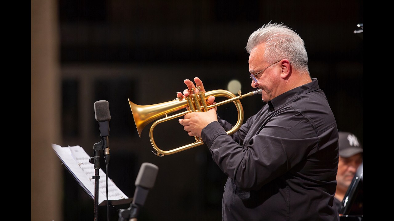 Andrea Tofanelli plays 