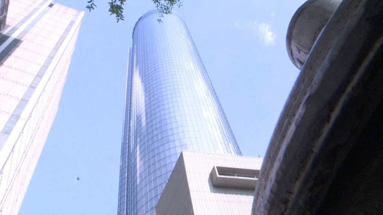 5-year-old crushed in upscale rotating restaurant