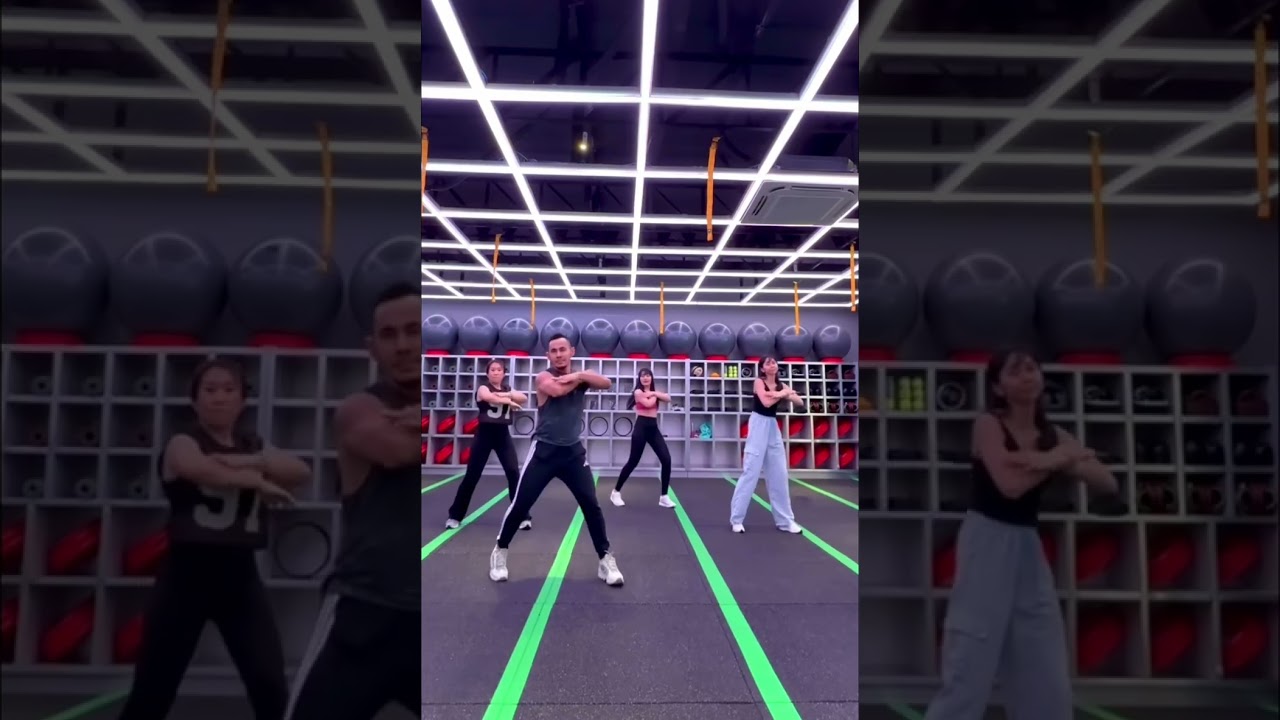 Gadis baliku remix .senam kreasi . 