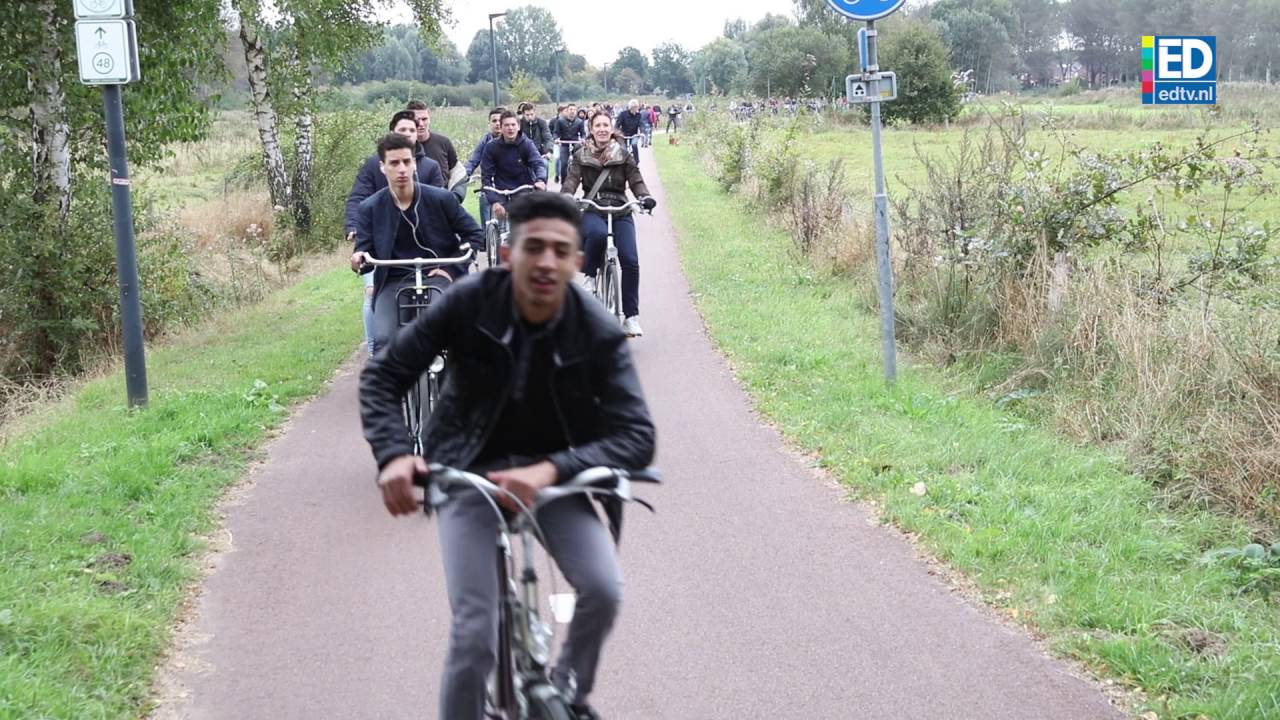 Wereldrecordpoging in Helmond: 1700 'Knippers' op de fiets
