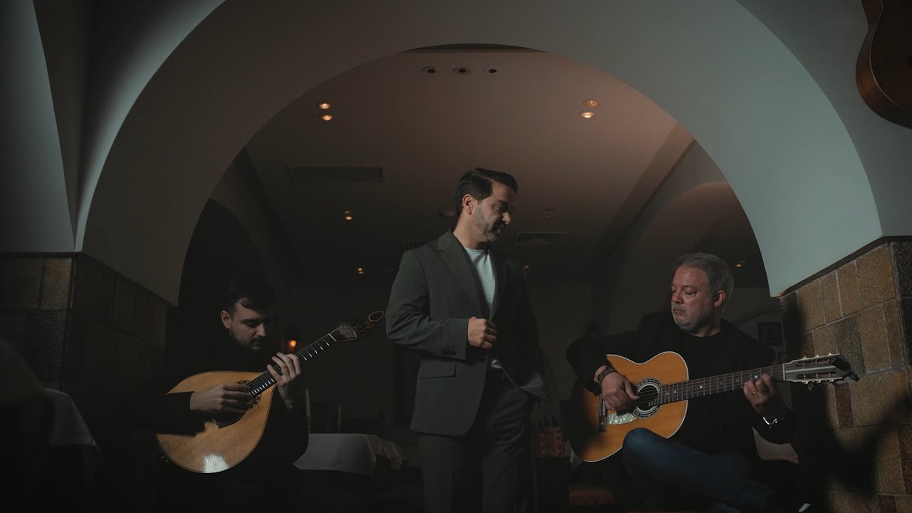 O MUNDO SABE QUE (Fado)