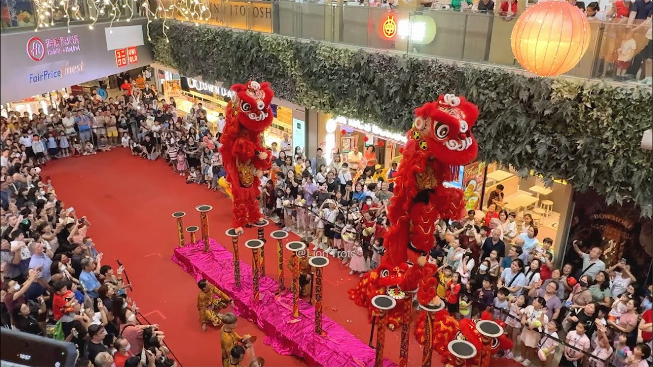 [4K] Twin Lions High Pole Lion Dance by Teng Yang at The Seletar Mall on 7 Feb 2025