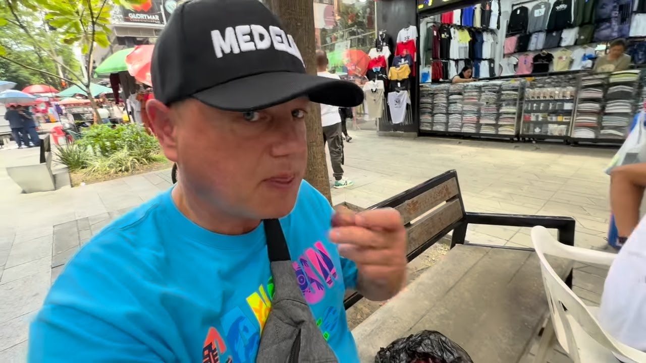 Medellin Colombia 🇨🇴 a piece of grapes.