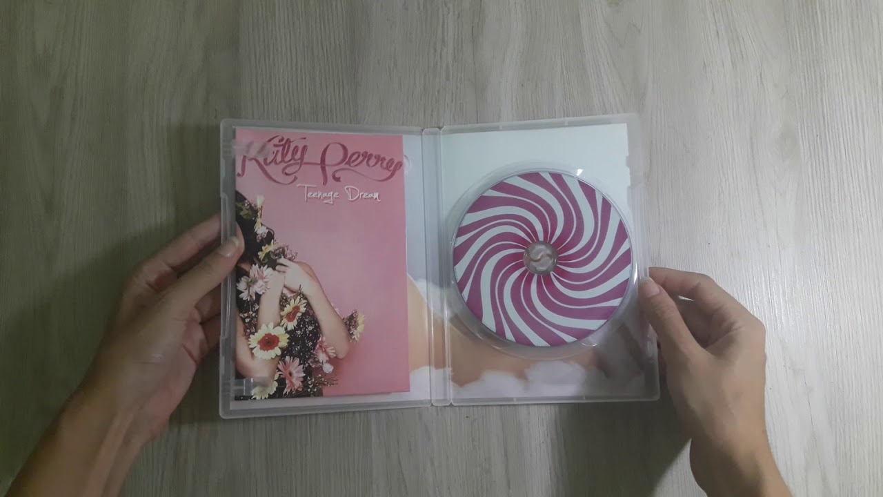 Unboxing Katy Perry - Teenage Dream The Complete Confection DVD