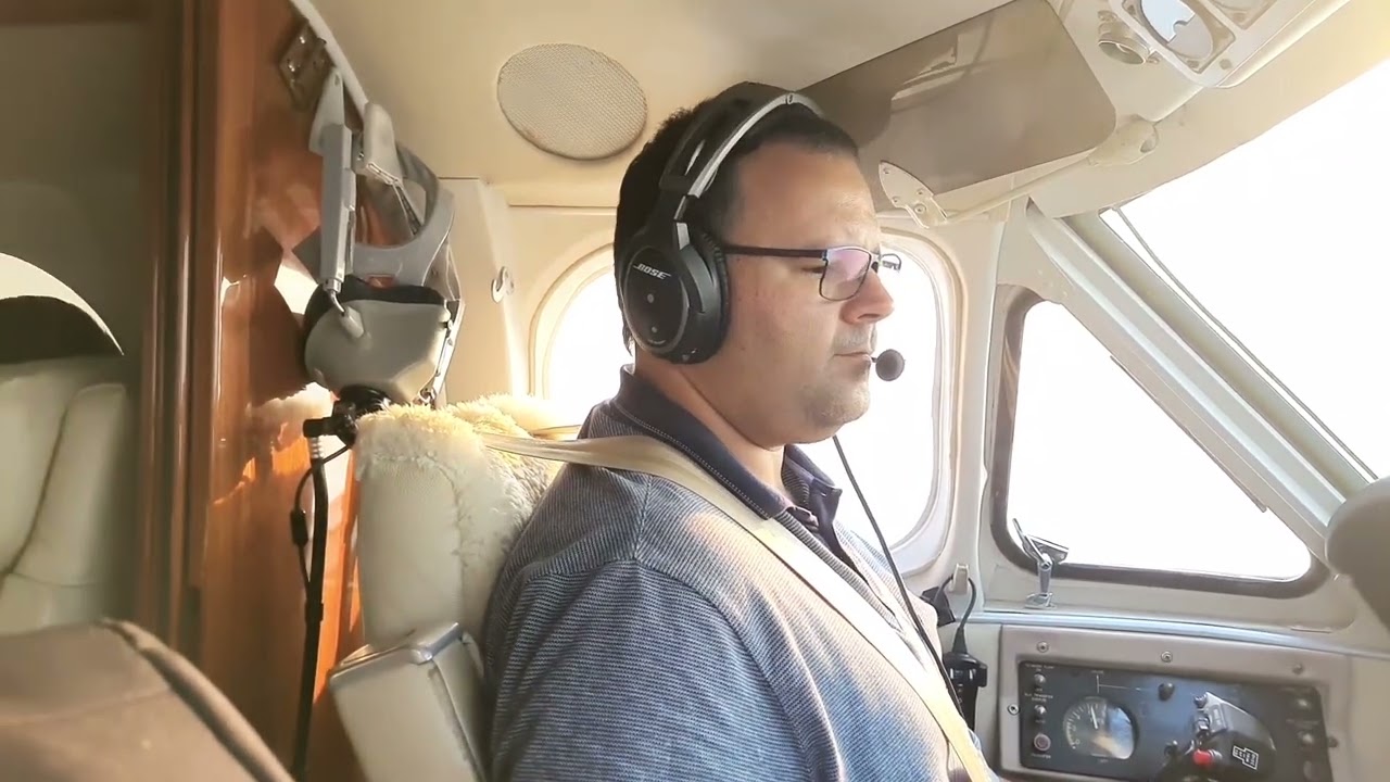 Voando de Canarana-MT para Água Boa-MT - Avião King Air F90