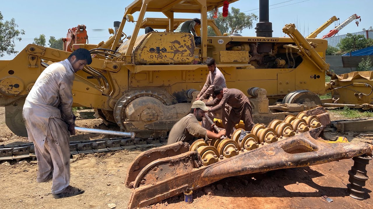 Caterpillar Dozer Track Adjuster Replacement // Caterpillar Dozer D8K