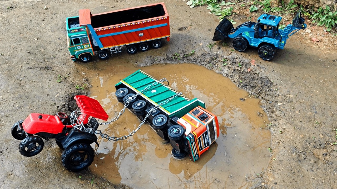 Mahindra BLAZO Dumper Truck Fell Into Water Pit Pulled Out By Swaraj Tractor | JCB Tractor Cartoon
