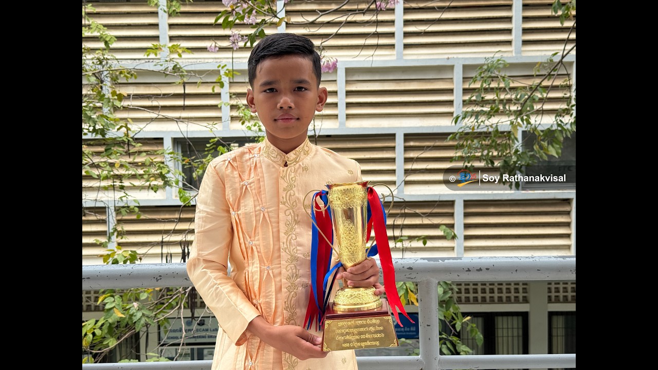មានទេពកោសល្យ! កុមារាជនជាតិចារ៉ាយ សេវ សៀក ជាប់ជ័យលាភីលេខ១ផ្នែកស្មូតកំណាព្យ
