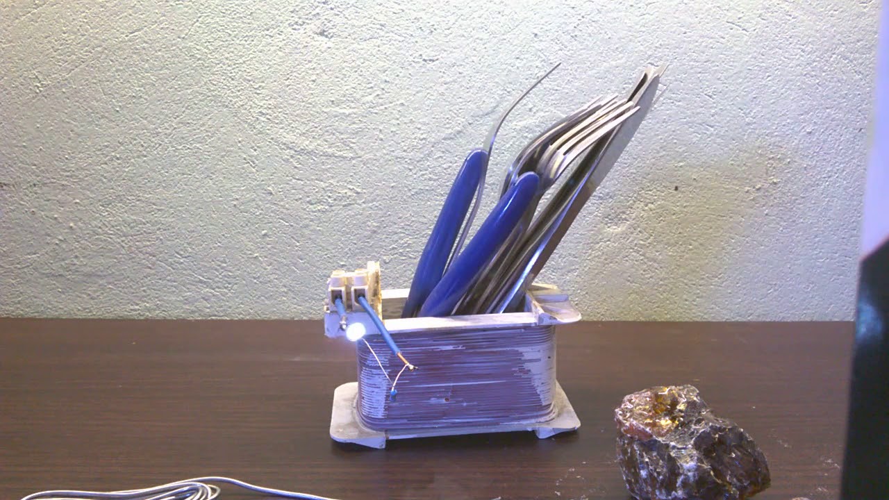 !! FREE ENERGY GENERATOR , electricity from knives :)
