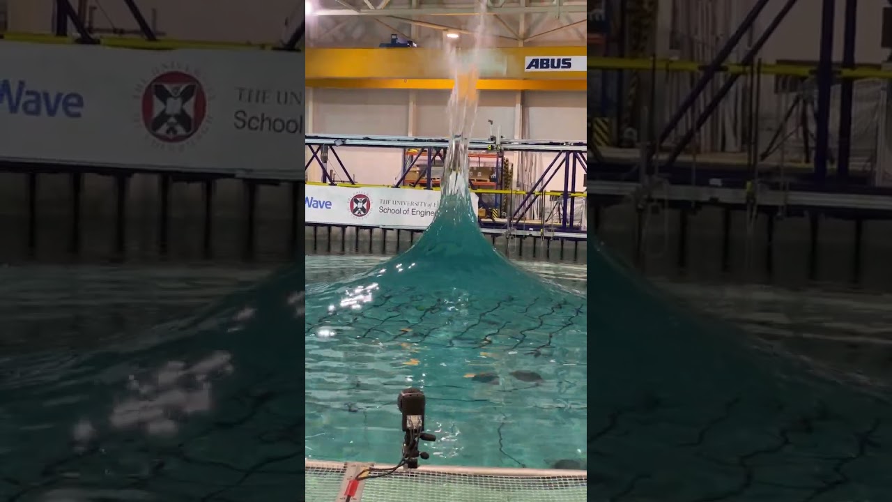 The Famous FloWave Spike Wave at the University of Edinburgh #shorts  #science #touchthesky