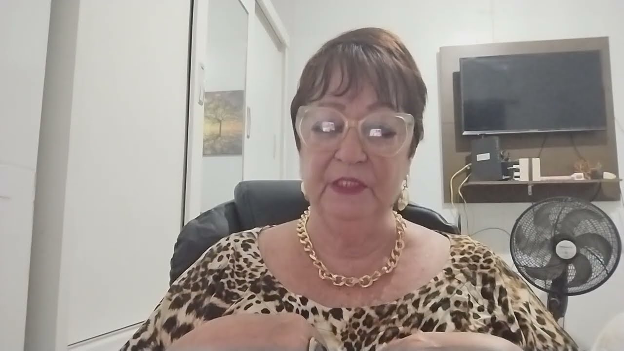 #Reagindo ao vídeo da Célia#Abram os olhos antes q seja tarde👀seus pais merecem respeito 
